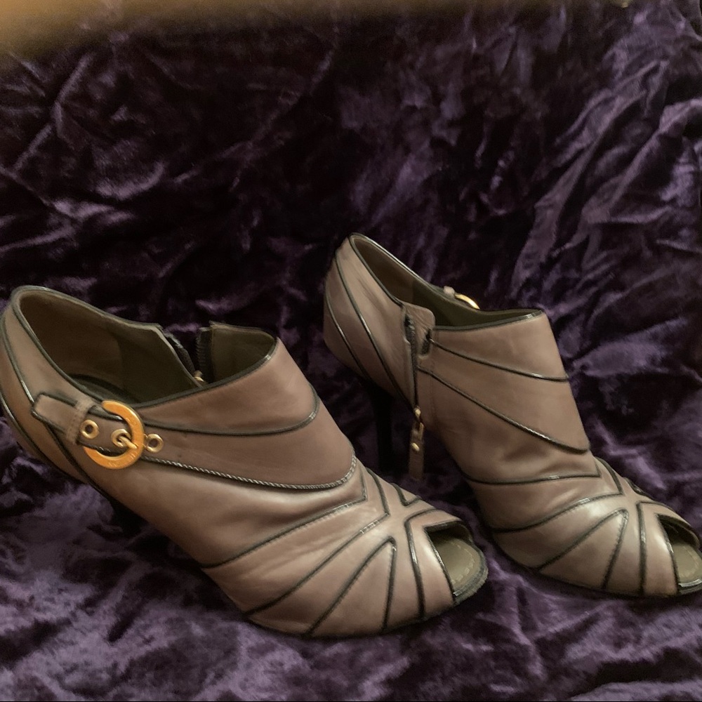 Louis Vuitton grey leather Marlene opentoe booties - Picture 2 of 2